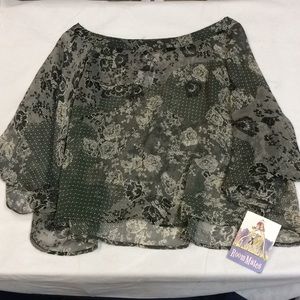 NWT 2x RoomMates Skirt.